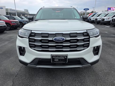 New 2026 Ford Explorer Active w/ Active Comfort Package image 8