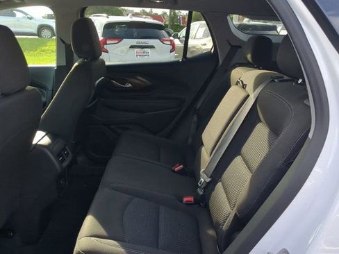 Used 2024 GMC Terrain SLE AWD/4WD image 13