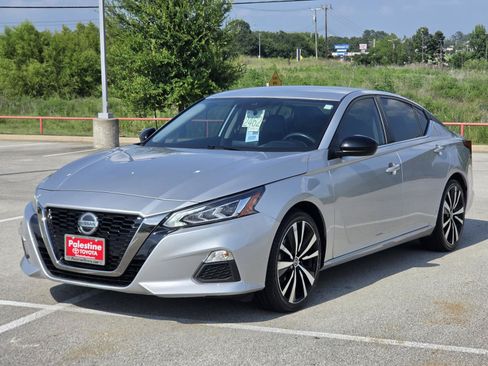 Used 2022 Nissan Altima 2.5 SR FWD image 3