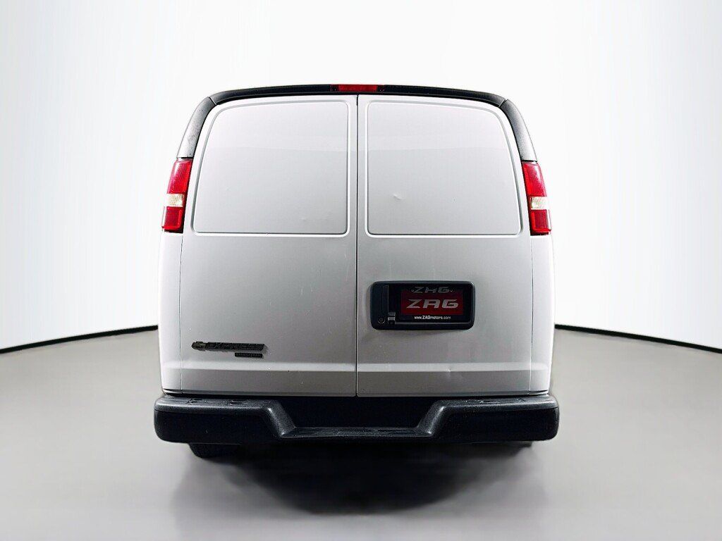 Used 2014 Chevrolet Express 1500 RWD image 4