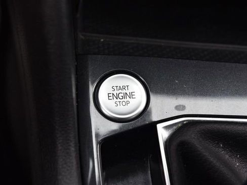 Certified 2023 Volkswagen Tiguan SE w/ Panoramic Sunroof Package FWD image 17