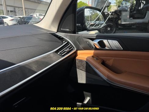 Used 2020 BMW X7 xDrive40i w/ Premium Package AWD/4WD image 17