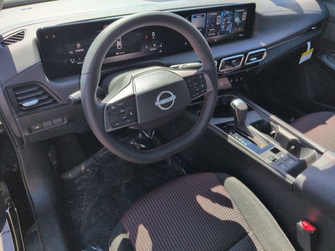 New 2026 Nissan Sentra SR w/ Floor Mat Package FWD image 2