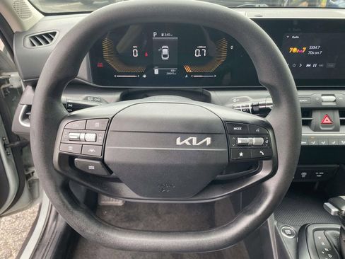 Used 2025 Kia K4 FWD image 17