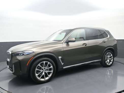 Used 2026 BMW X5 xDrive40i w/ Premium Package AWD/4WD image 4