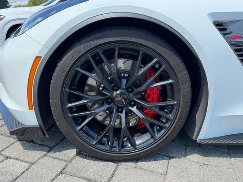 Used 2017 Chevrolet Corvette Z06 image 11