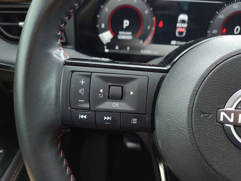 Certified 2025 Nissan Kicks SR FWD image 27