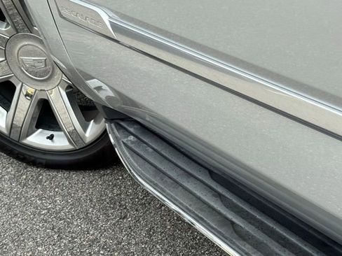 Used 2020 Cadillac Escalade Luxury image 12