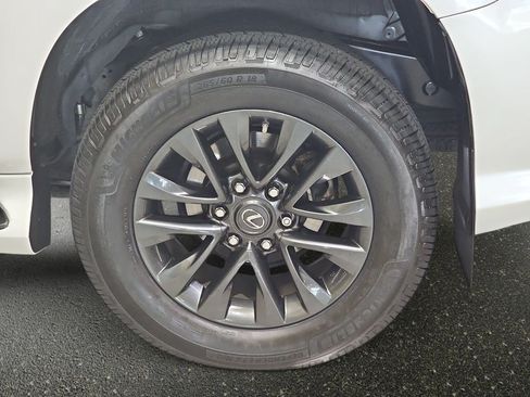 Certified 2020 Lexus GX 460 Premium w/ Premium Package AWD/4WD image 31