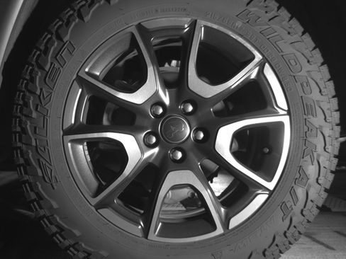 Used 2025 Jeep Compass Trailhawk AWD/4WD image 14
