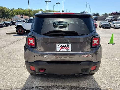 Used 2017 Jeep Renegade Trailhawk AWD/4WD image 6