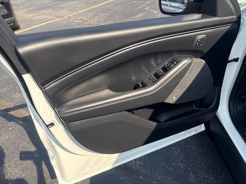 Used 2025 Ford Mustang Mach-E Premium AWD/4WD image 25