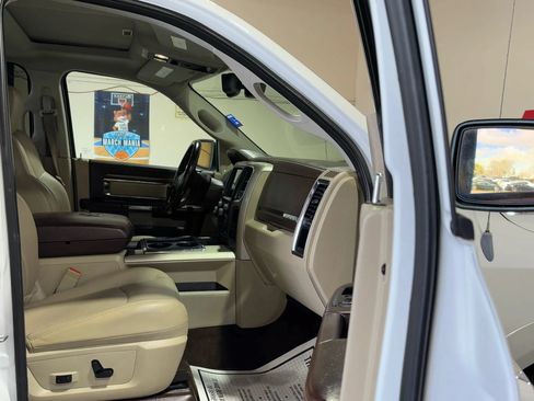 Used 2013 RAM 1500 Laramie w/ Convenience Group AWD/4WD image 15