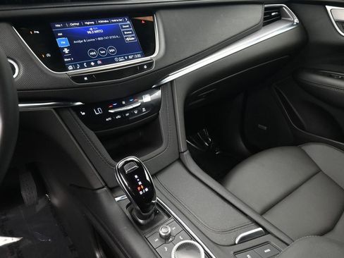 Used 2024 Cadillac XT5 Luxury image 8