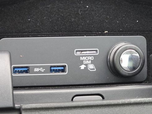 Used 2019 Land Rover Range Rover Sport Supercharged image 35