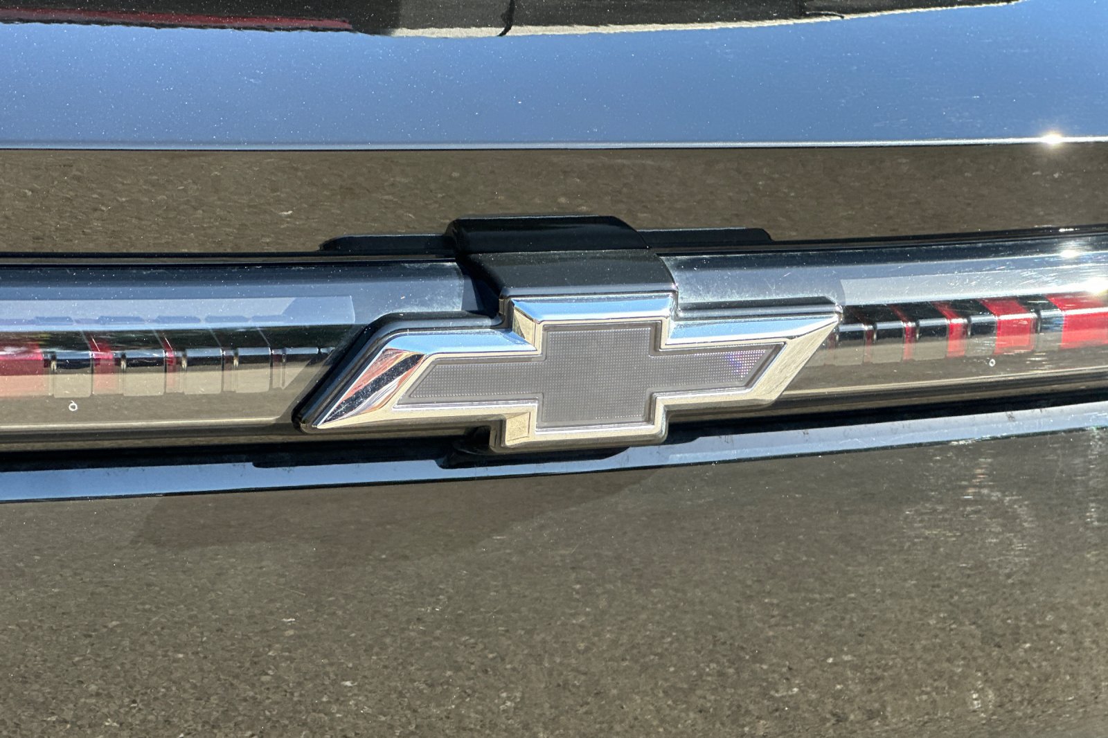 Used 2024 Chevrolet Equinox EV RS FWD image 48