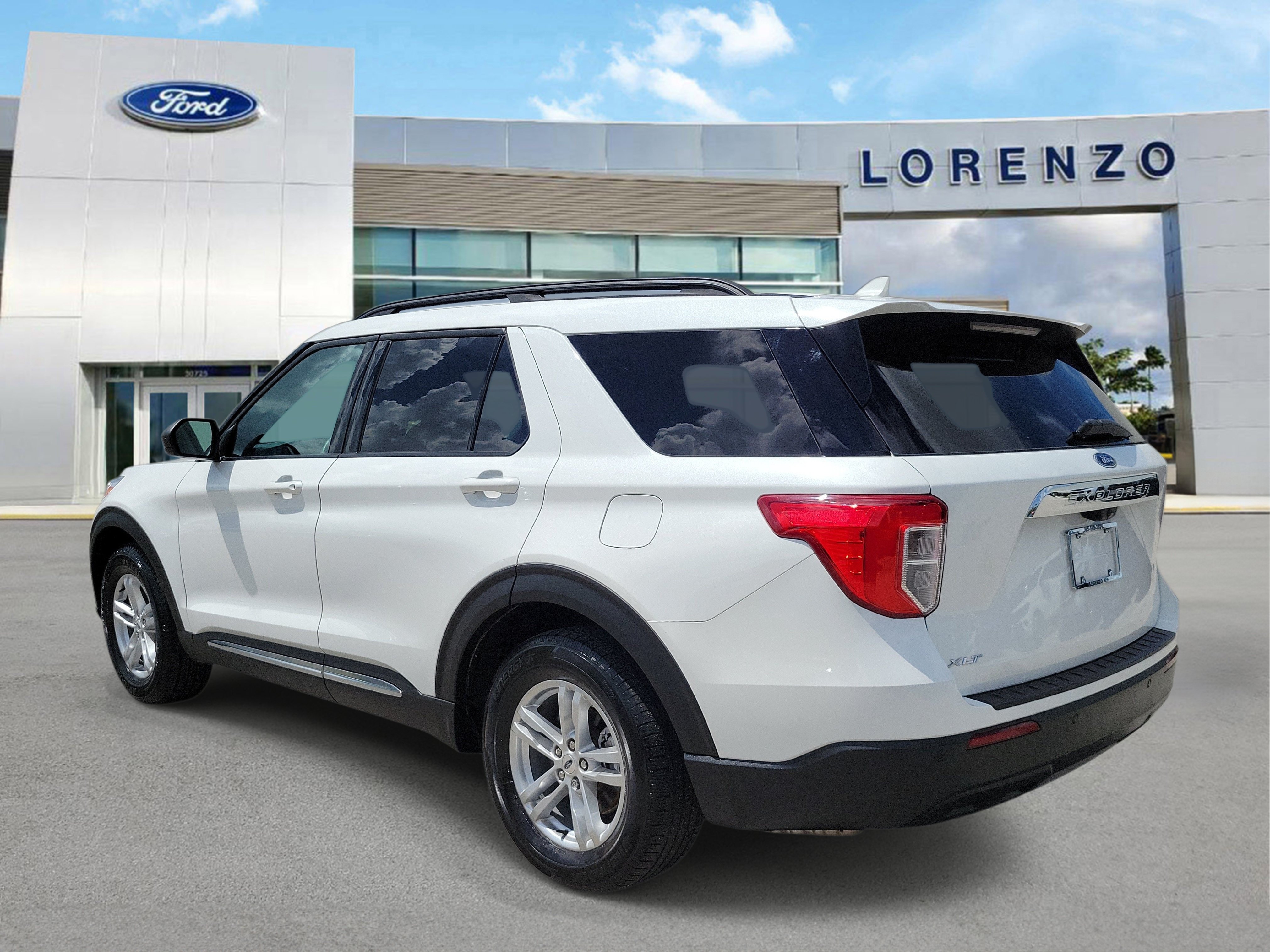 Used 2023 Ford Explorer XLT RWD image 7