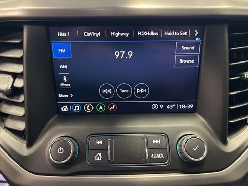 Used 2023 GMC Acadia AT4 image 25