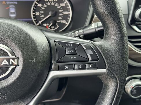 Used 2023 Nissan Altima 2.5 SV image 12