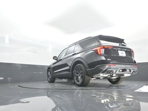 New 2026 Ford Explorer ST image 35