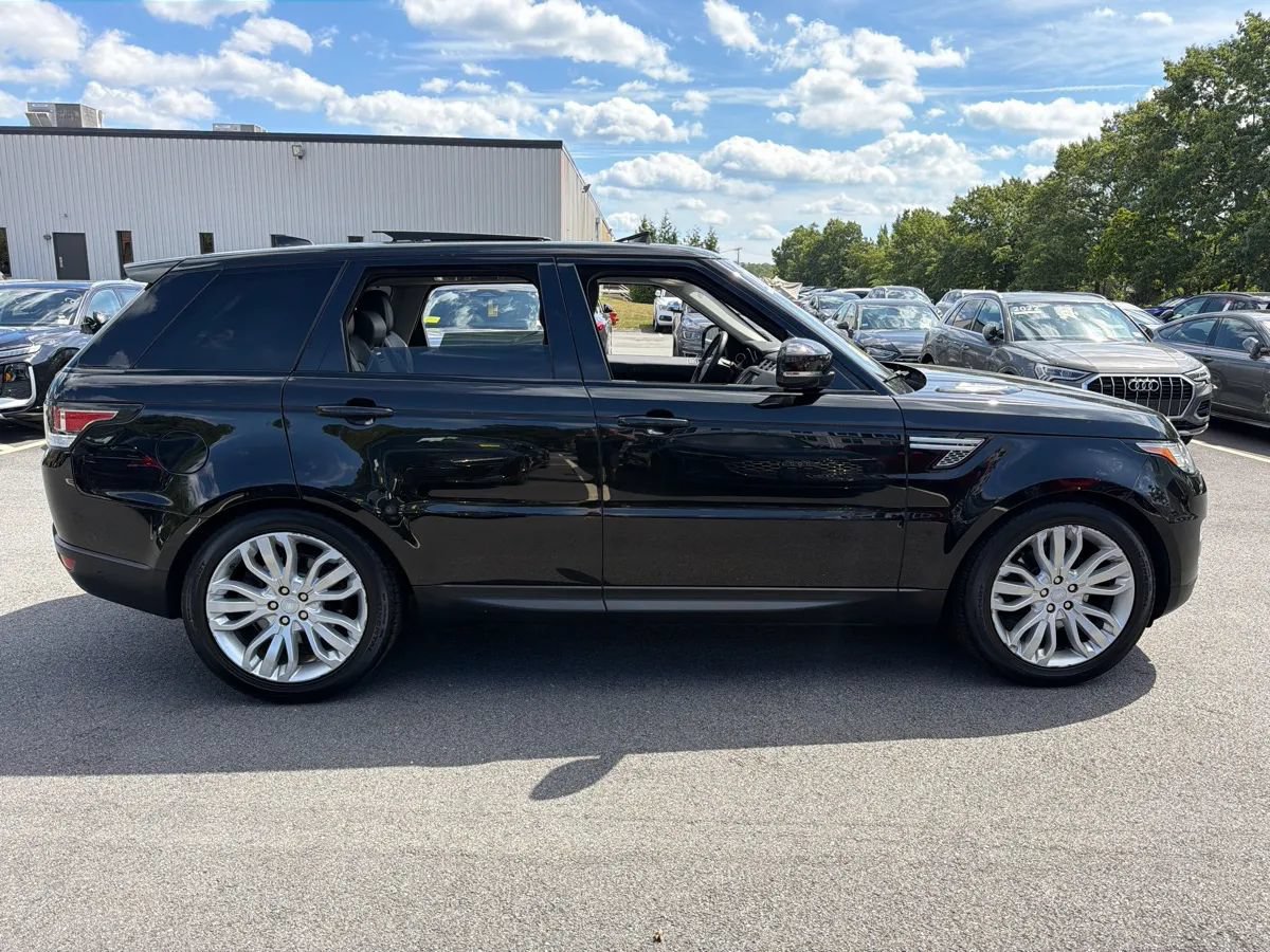 Used 2017 Land Rover Range Rover Sport HSE AWD/4WD image 3