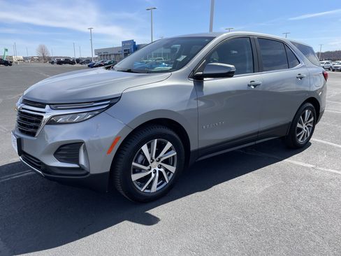 Certified 2024 Chevrolet Equinox LT image 1