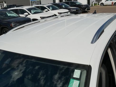 Certified 2022 Volkswagen Tiguan SE AWD/4WD image 11