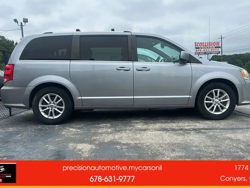 Used 2019 Dodge Grand Caravan SXT image 8