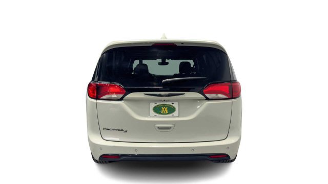 Used 2020 Chrysler Pacifica Touring w/ S Appearance Package FWD image 3