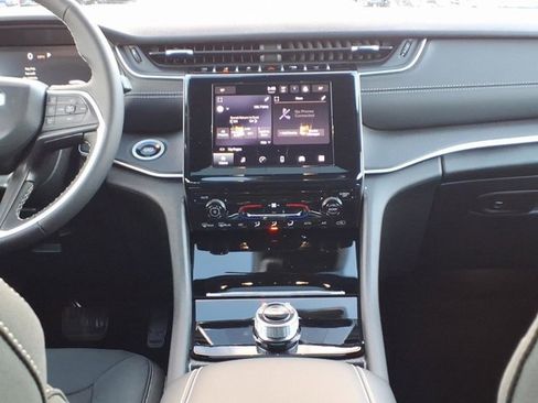 New 2025 Jeep Grand Cherokee Laredo X image 7