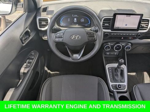 Used 2025 Hyundai Venue Limited FWD image 17