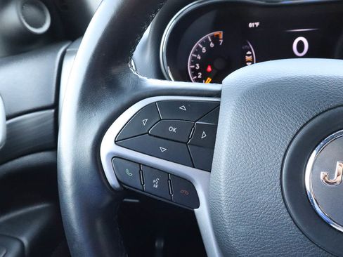 Used 2022 Jeep Grand Cherokee Laredo X image 28