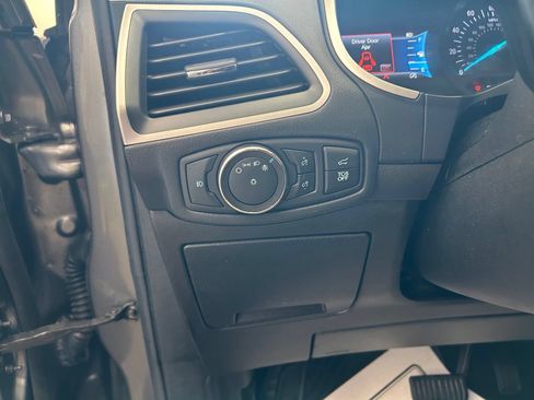 Used 2021 Ford Edge SEL w/ Convenience Package AWD/4WD image 16