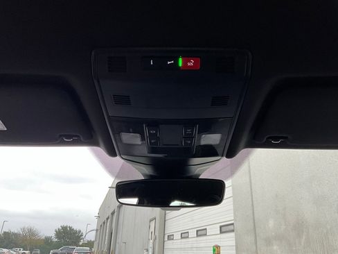 Used 2025 Volkswagen Jetta Sport image 13