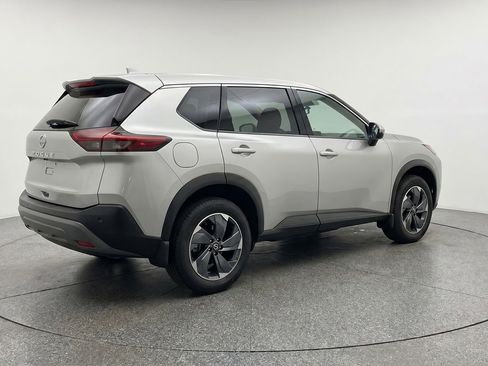 Used 2025 Nissan Rogue SV AWD/4WD image 9