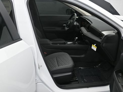 New 2026 Nissan Kicks SV image 26