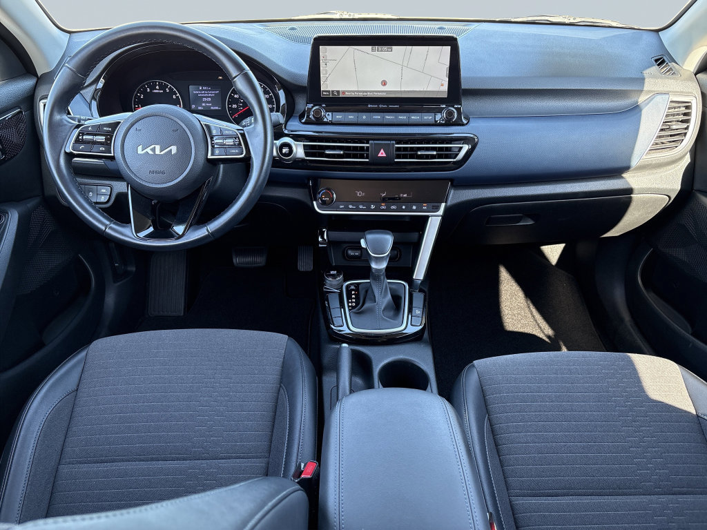 Used 2023 Kia Seltos S w/ Navigation Package FWD image 12