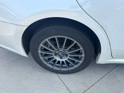 Used 2017 Toyota Avalon Limited w/ All Weather Liner Package FWD image 10