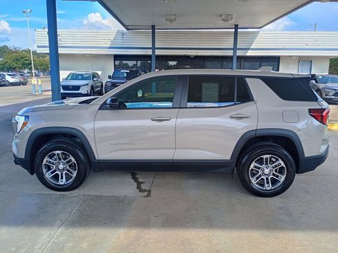 Used 2026 GMC Terrain Elevation w/ Technology Package II FWD image 2