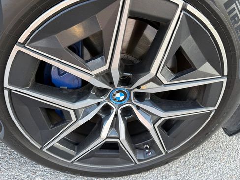 Used 2025 BMW i5 xDrive40 w/ M Sport Package image 10