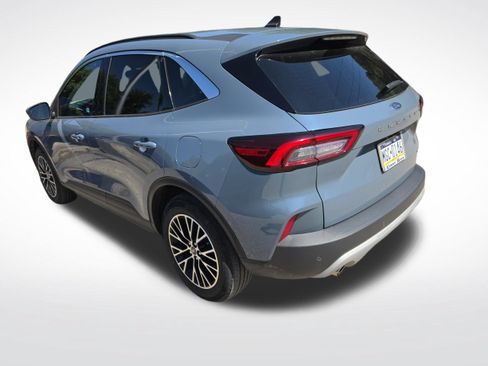 Used 2023 Ford Escape SE FWD image 4