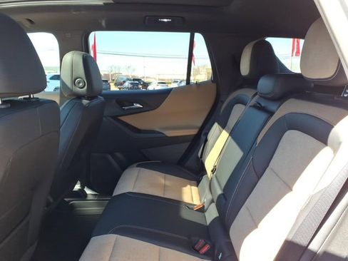 Used 2026 Chevrolet Equinox ACTIV w/ Convenience Package III image 7