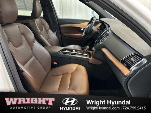 Used 2022 Volvo XC90 T6 Momentum w/ Advanced Package image 18