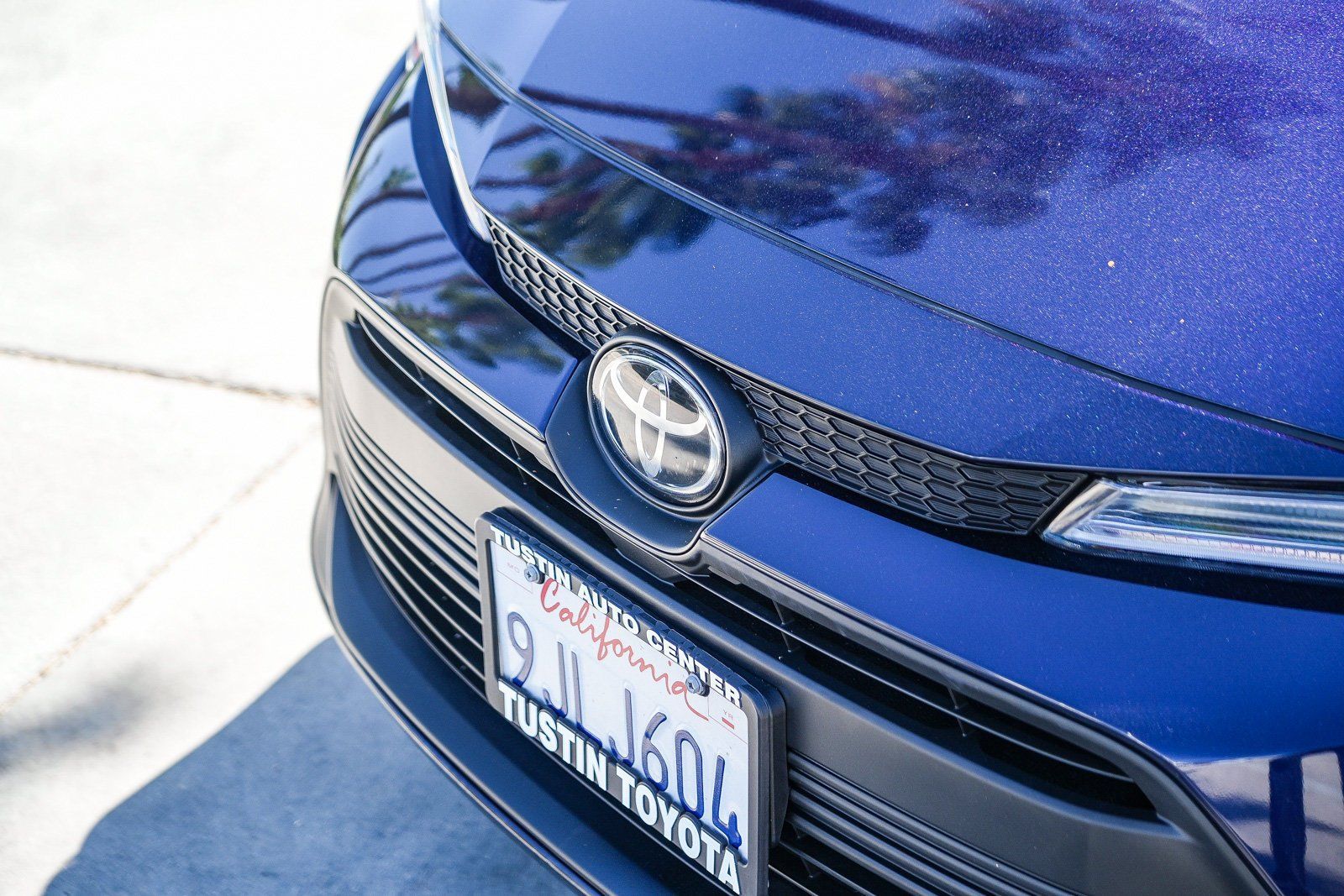 Used 2024 Toyota Corolla LE w/ LE Convenience Package FWD image 3