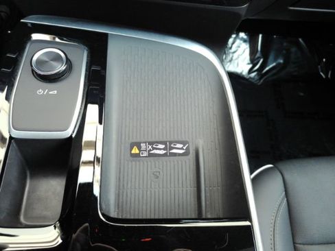 Used 2025 Buick Enclave Preferred image 48