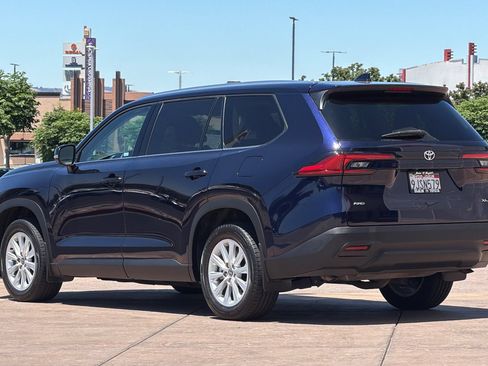 Certified 2024 Toyota Grand Highlander AWD image 7