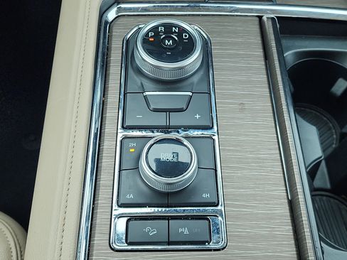 Used 2024 Ford Expedition Max Limited image 27