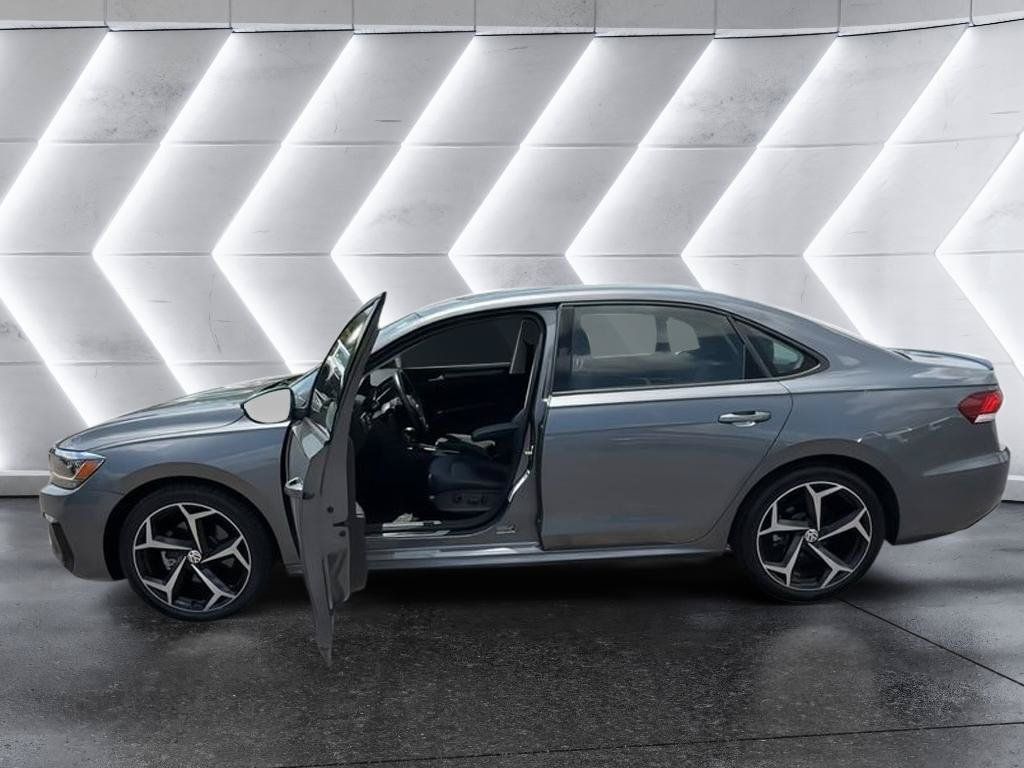 Used 2020 Volkswagen Passat 2.0T R-Line FWD image 5