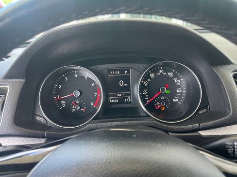 Used 2017 Volkswagen Passat 1.8T R-Line w/ R-Line Lighting Package FWD image 14