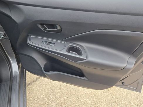 Used 2024 Nissan Versa S w/ Trunk Package image 5